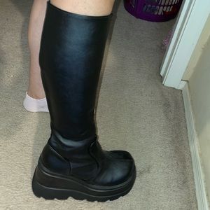 Black Demonia Shaker 100